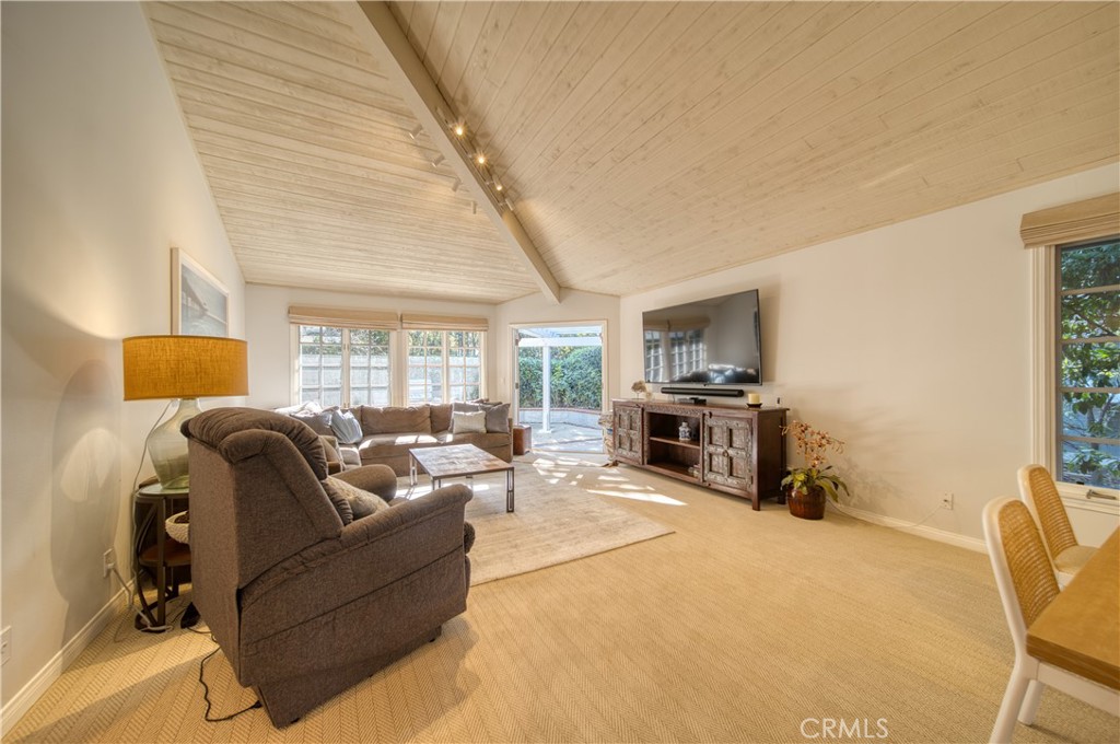 Residential Lease for rent at 32 Dover, Manhattan Beach CA featuring 2 beds and 2 baths