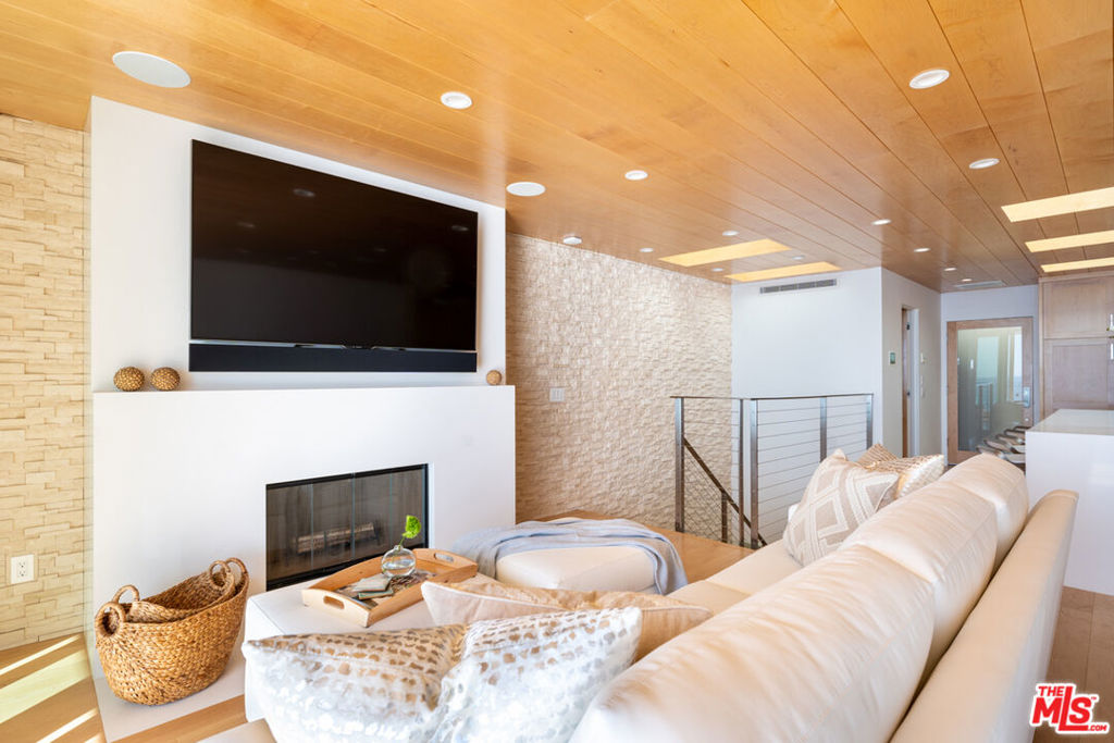 Residential Lease for rent at 11950 Beach Club Way, Malibu CA featuring 2 beds and 3 baths