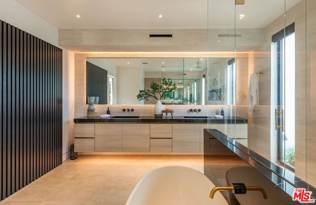 Residential for sale at 9455 Eden Drive, Beverly Hills CA featuring 5 beds and 6 baths