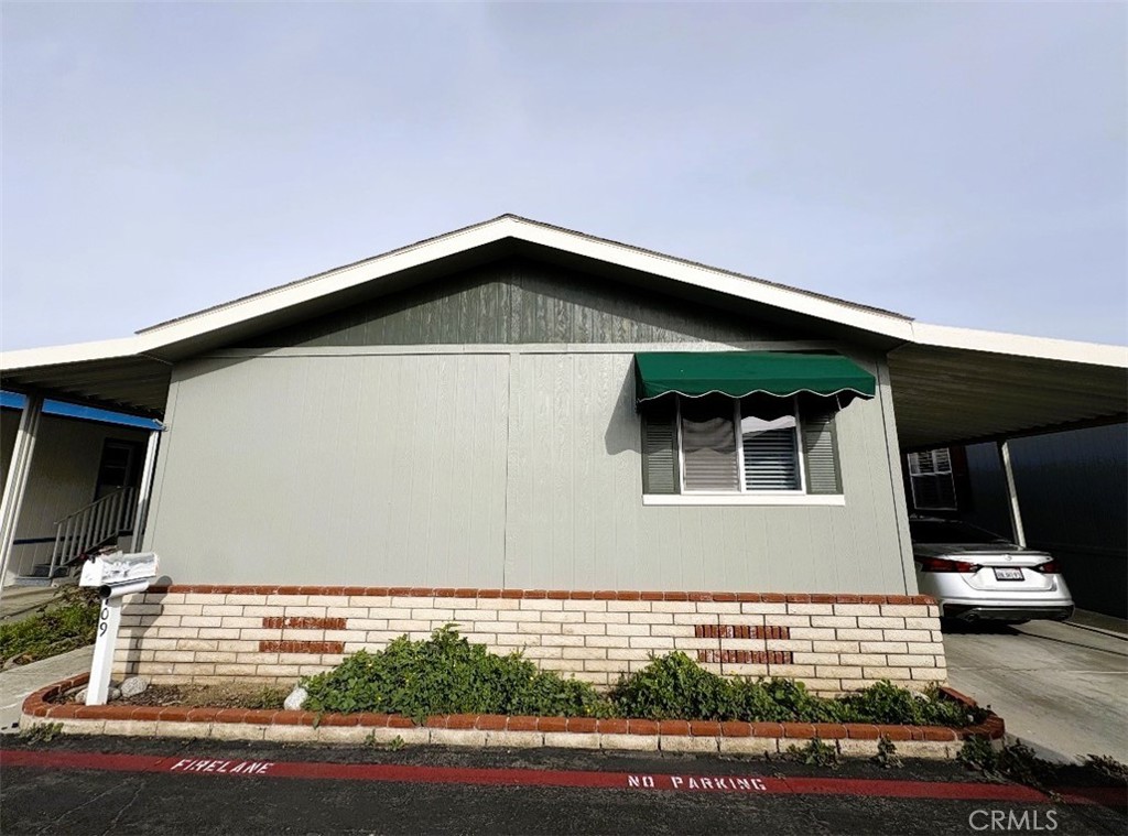 Manufactured In Park for sale at 9366 TALBERT Alley, Fountain Valley CA featuring 3 beds and 2 baths