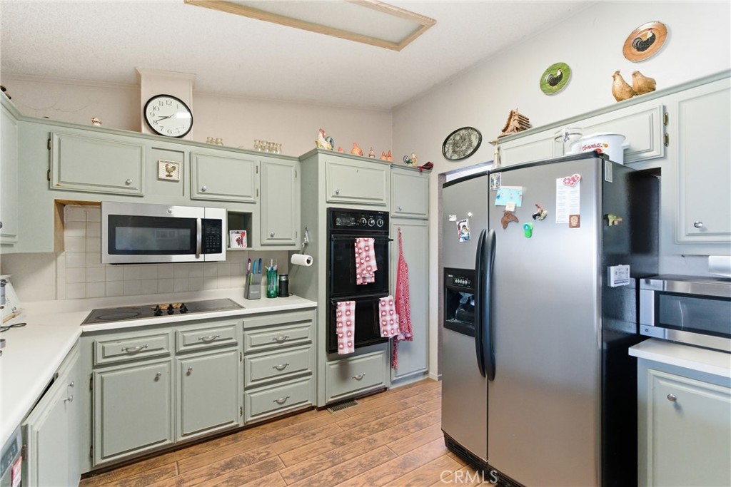 Manufactured In Park for sale at 2170 Avenida Redondo, Santa Maria CA featuring 3 beds and 2 baths