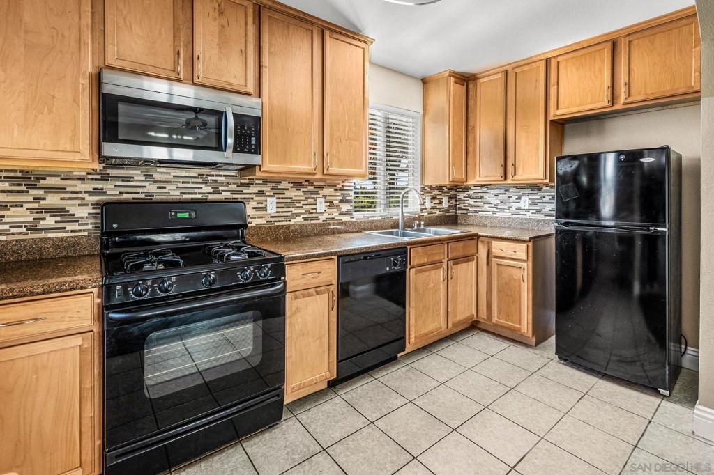 Residential for sale at 6101 Adelaide Ave 102, San Diego CA and 1 bath