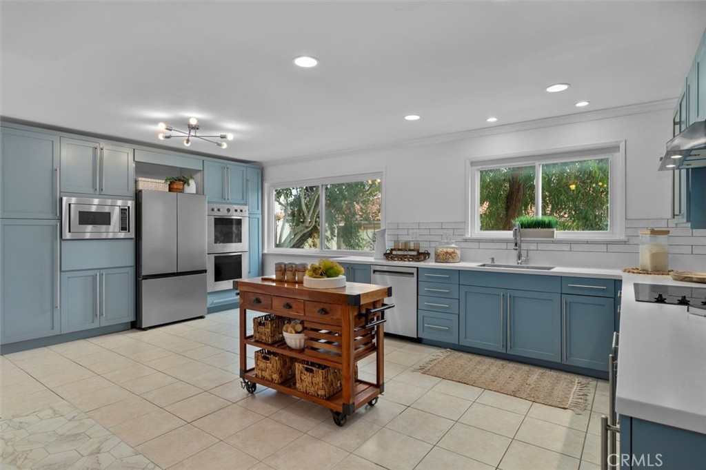 Residential for sale at 1200 Opal Street 7, Redondo Beach CA featuring 3 beds and 3 baths