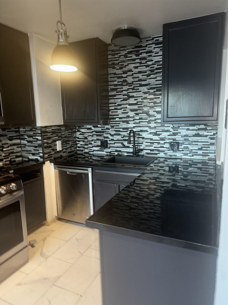 Residential for sale at 81 Esquina, San Francisco CA featuring 2 beds and 1 bath