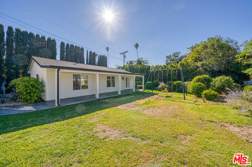 Residential Lease for rent at 1339 Garfield Avenue, South Pasadena CA featuring 1 bed and 1 bath