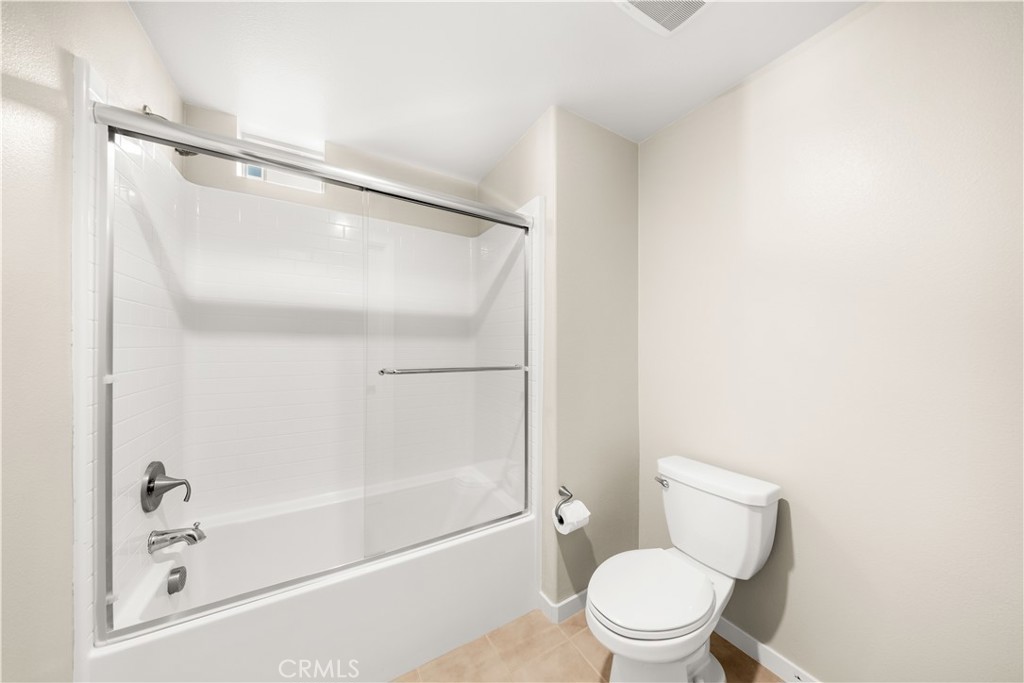 Residential Lease for rent at 160 Tribeca, Irvine CA featuring 3 beds and 3 baths