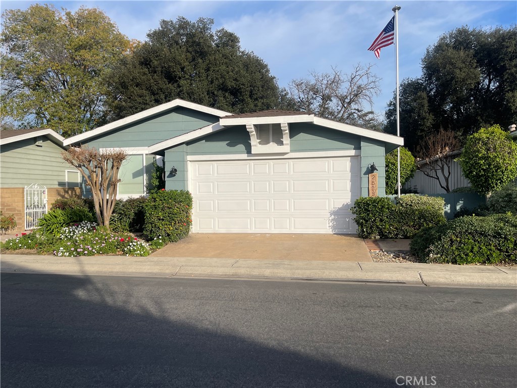 Manufactured In Park for sale at 2509 Park Lake 182, Santa Ana CA featuring 2 beds and 2 baths