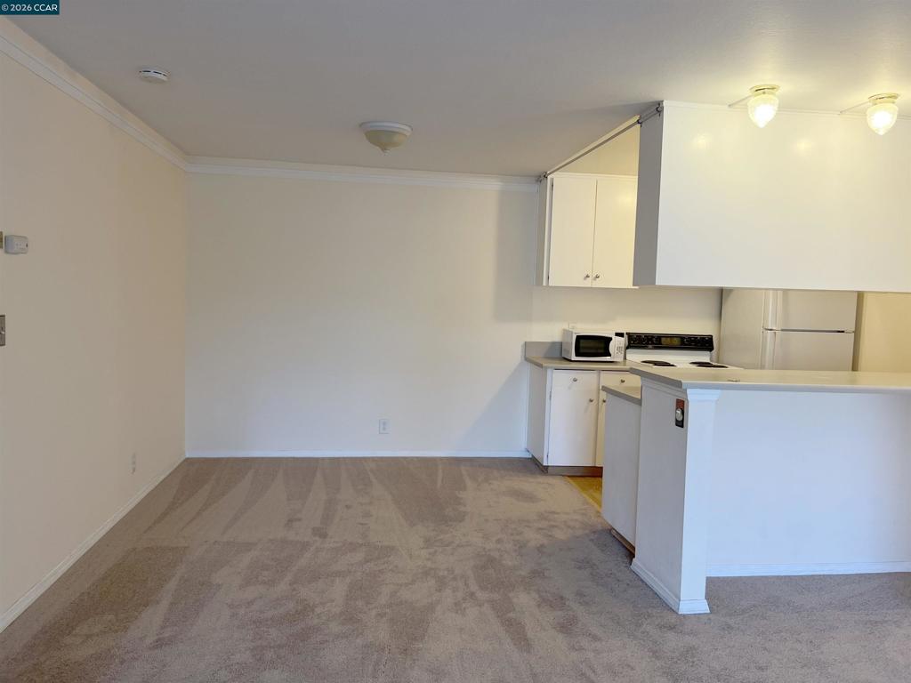 Residential for sale at 9085 Alcosta Blvd 424, San Ramon CA featuring 2 beds and 1 bath