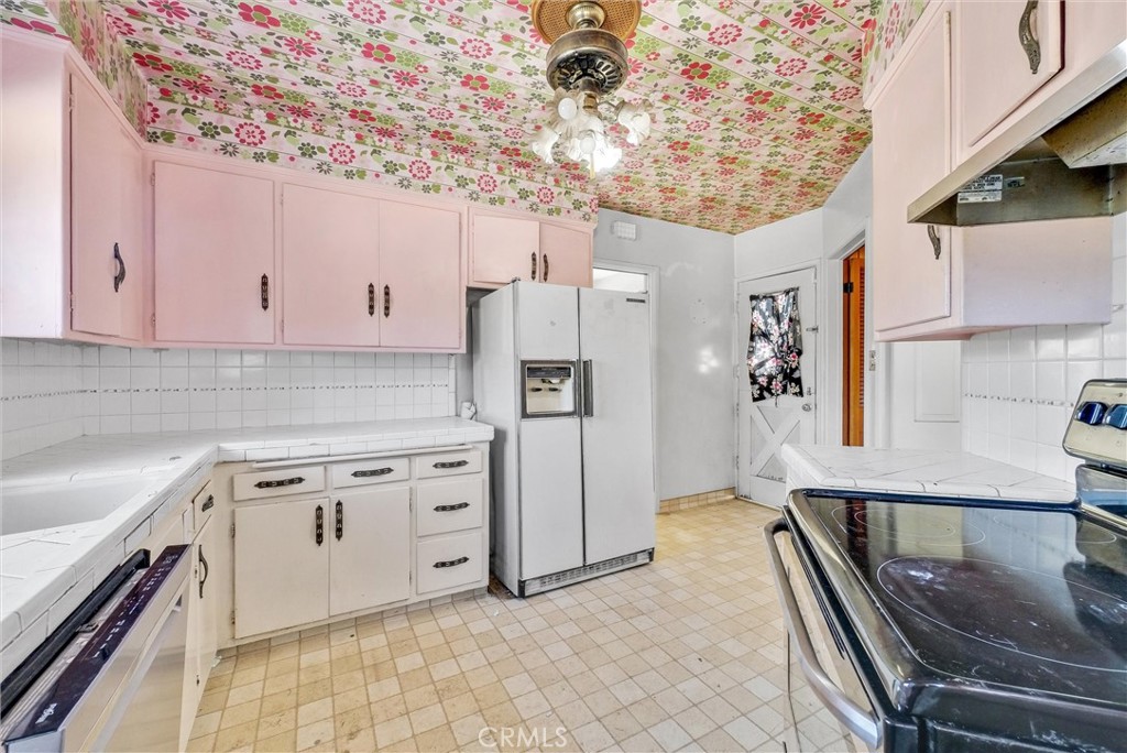 Active for sale at Pasadena, CA, Pasadena, CA CA and 3 baths