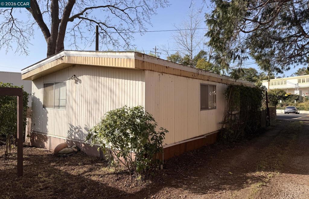 Residential for sale at 1521 Sunset Loop, Lafayette CA featuring 4 beds and 3 baths