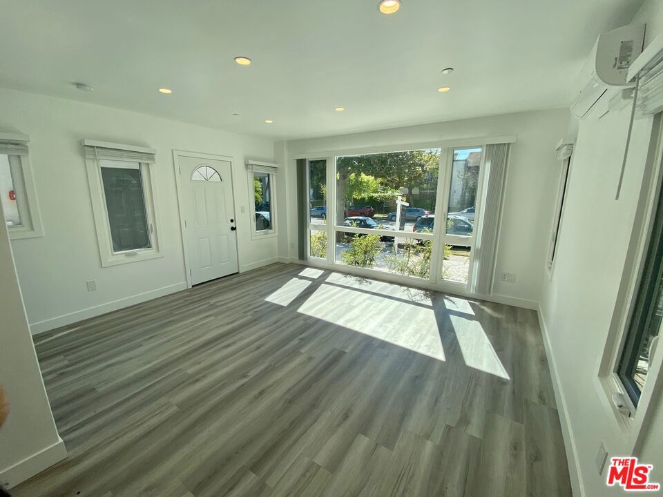Residential Lease for rent at 1217 9th Street 1, Santa Monica CA and 1 bath