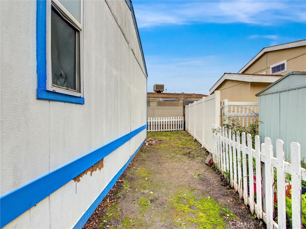 Manufactured In Park for sale at 14352 Beach 66, Westminster CA featuring 2 beds and 2 baths