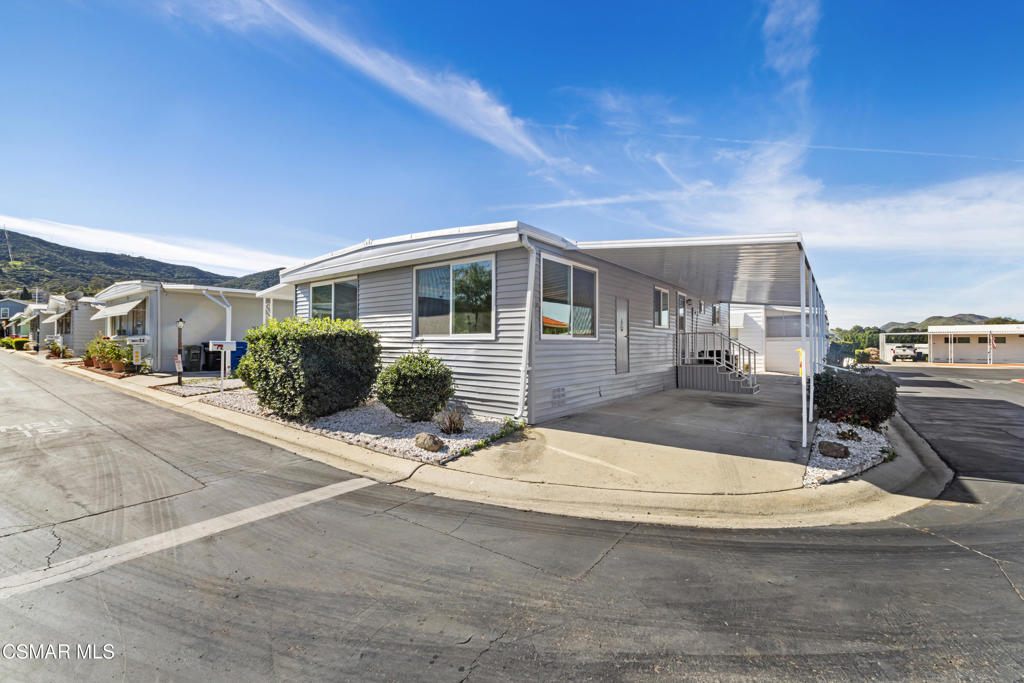 Manufactured In Park for sale at 72 Suzanne Court 72, Newbury Park CA featuring 2 beds and 2 baths