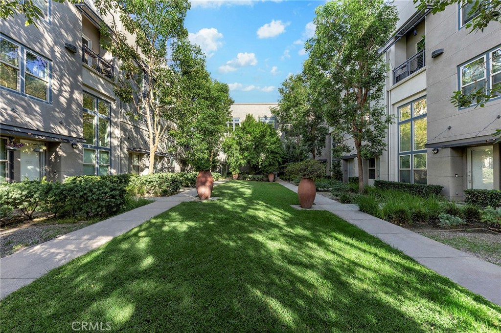 Residential for sale at 210 N Spurgeon Street, Santa Ana CA featuring 1 bed and 2 baths