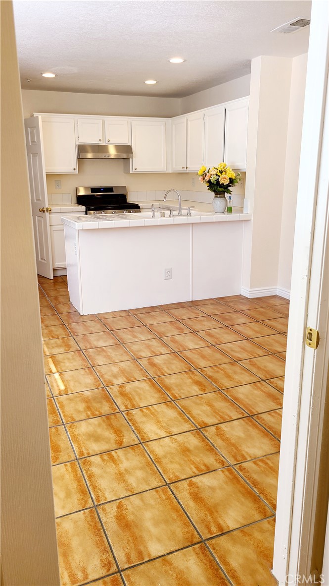 Residential Lease for rent at 11209 Terra Vista Parkway F, Rancho Cucamonga CA featuring 3 beds and 3 baths