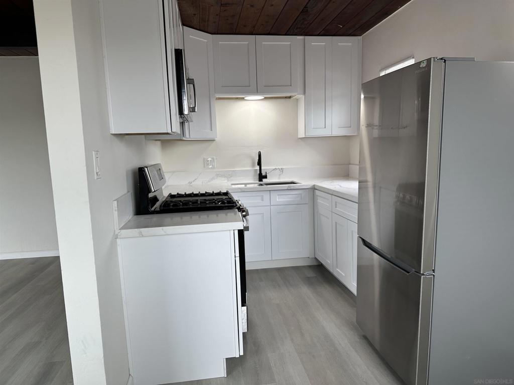 Residential Lease for rent at 1109 S 36th St 3, San Diego CA featuring 2 beds and 1 bath
