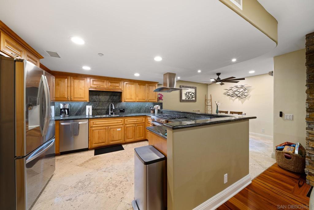 Residential Lease for rent at 886 Felspar St, San Diego CA featuring 3 beds and 3 baths