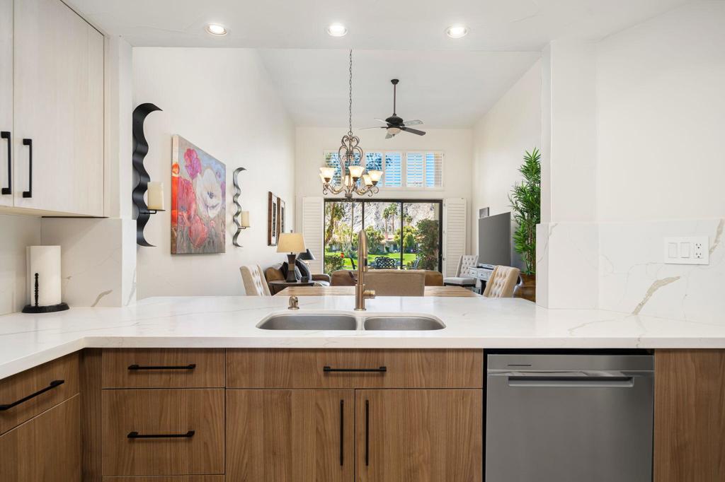 Residential for sale at 54469 Oak Hill, La Quinta CA featuring 2 beds and 2 baths