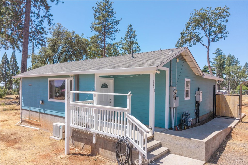 Residential for sale at 1690 Connell Lane, Paradise CA featuring 1 bed and 1 bath