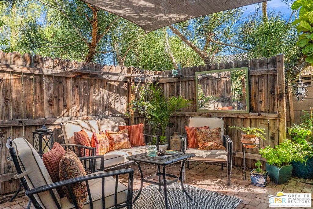 Residential Lease for rent at 575 S Calle Ajo 2, Palm Springs CA featuring 1 bed and 1 bath