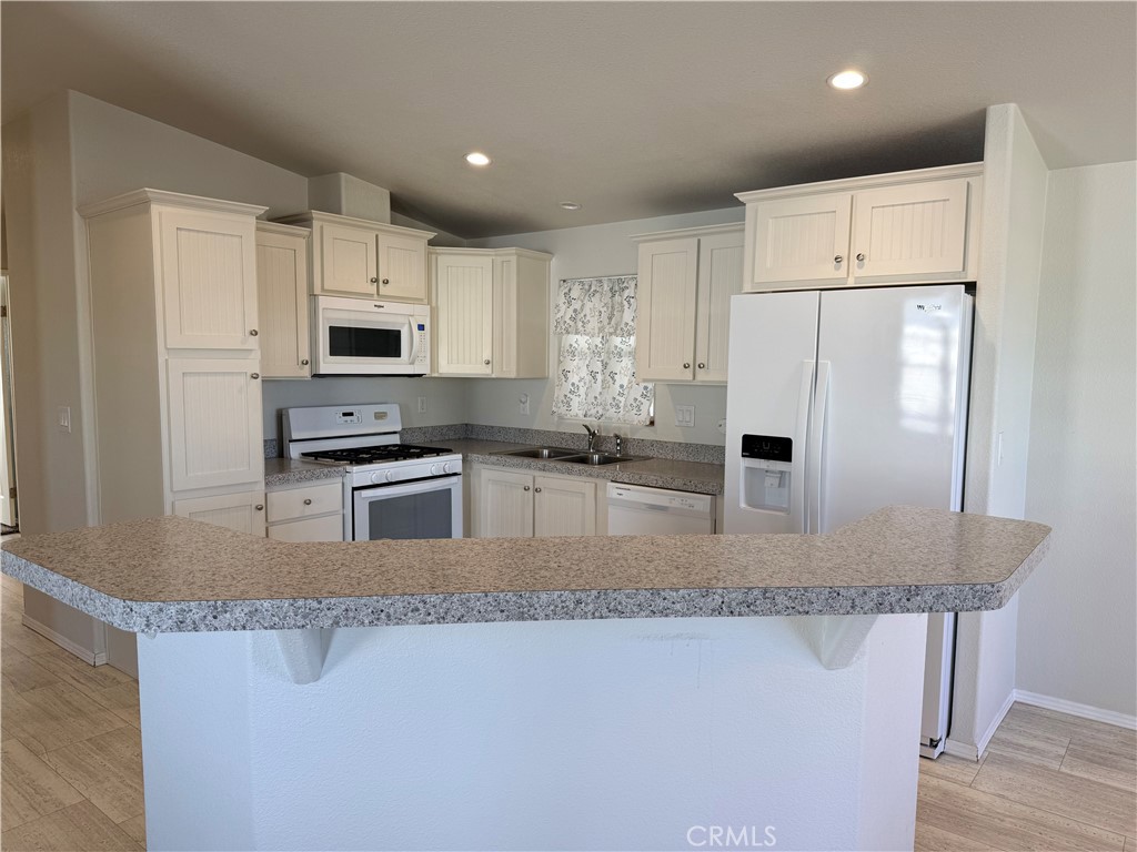 Manufactured In Park for sale at 4400 W Florida 215, Hemet CA featuring 2 beds and 2 baths