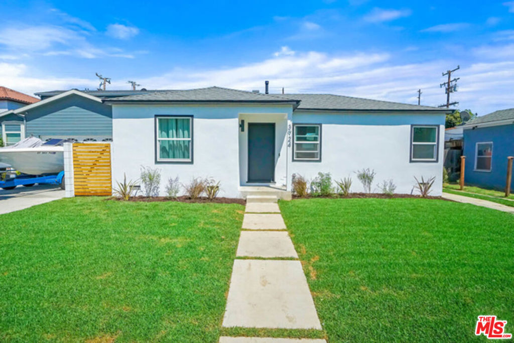 Residential Lease for rent at 3924 Tuller Avenue, Culver City CA featuring 3 beds and 2 baths