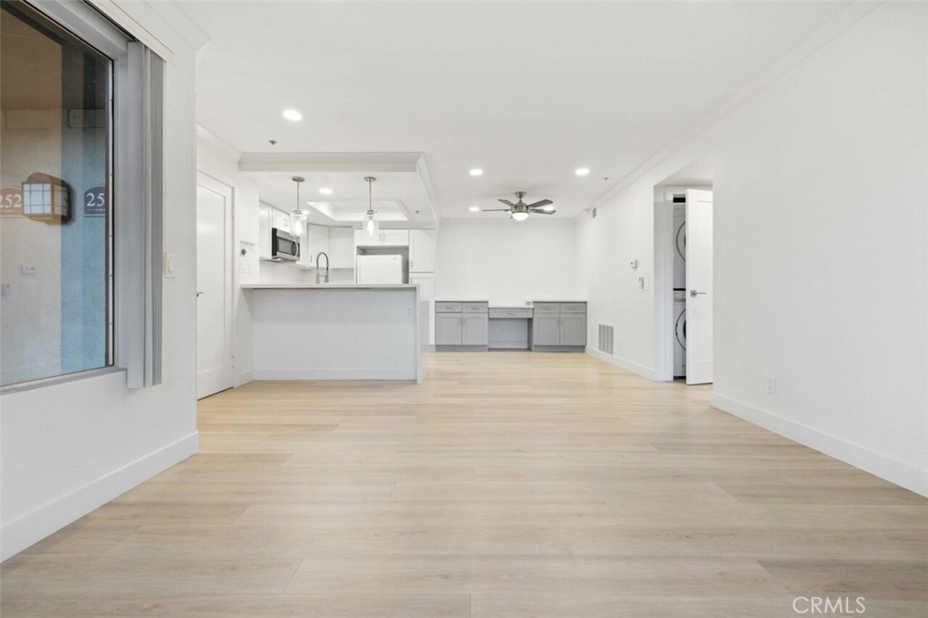 Residential Lease for rent at 2800 Keller Drive 254, Tustin CA featuring 1 bed and 1 bath