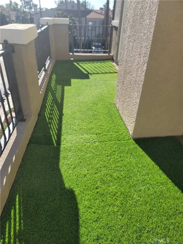 Residential Lease for rent at 52 Via Pamplona, Rancho Santa Margarita CA featuring 2 beds and 2 baths