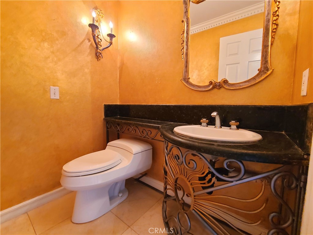 Residential Lease for rent at 306 Edgemont Drive, Redlands CA featuring 4 beds and 5 baths