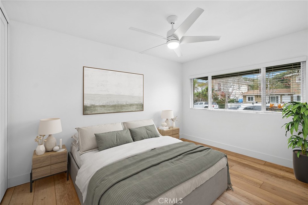 Residential Lease for rent at 526 Irvine Avenue, Newport Beach CA featuring 2 beds and 1 bath