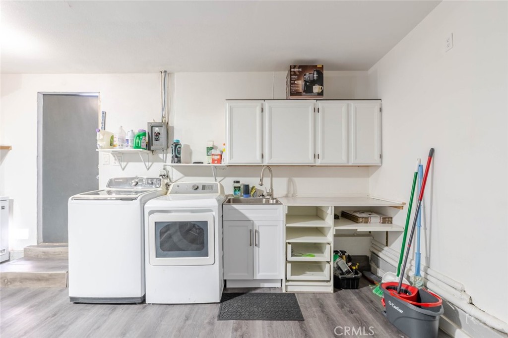 Residential Lease for rent at 1432 W Avenue H15, Lancaster CA featuring 3 beds and 1 bath