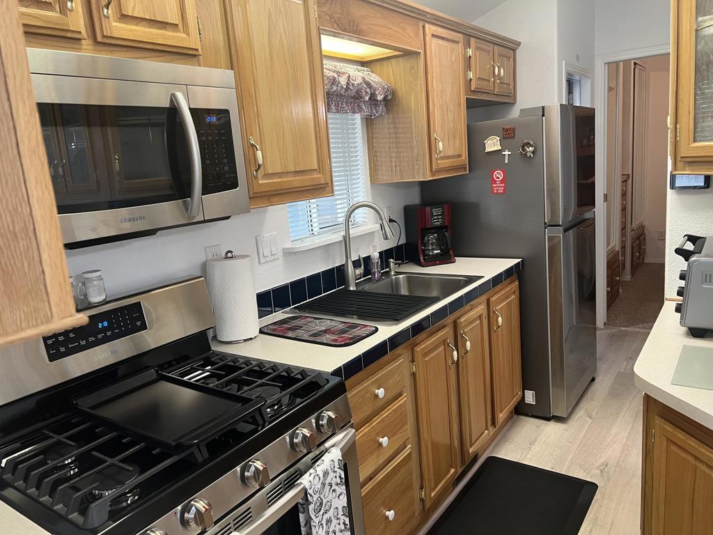 Manufactured In Park for sale at 74711 Dillon Road 853, Desert Hot Springs CA featuring 2 beds and 1 bath