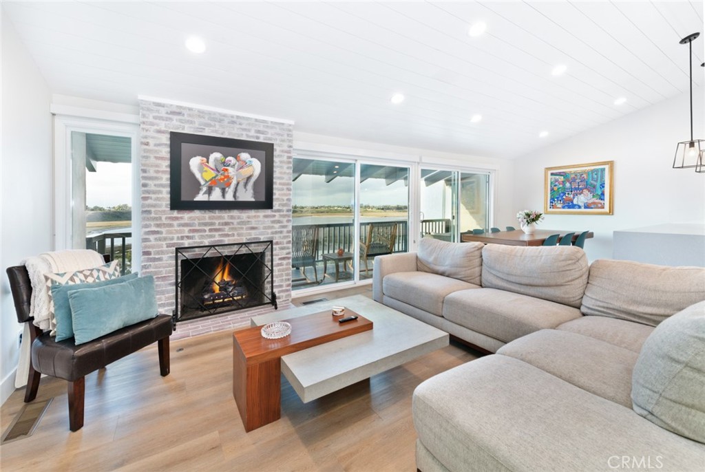 Residential Lease for rent at 303 Esperanza, Newport Beach CA featuring 3 beds and 3 baths