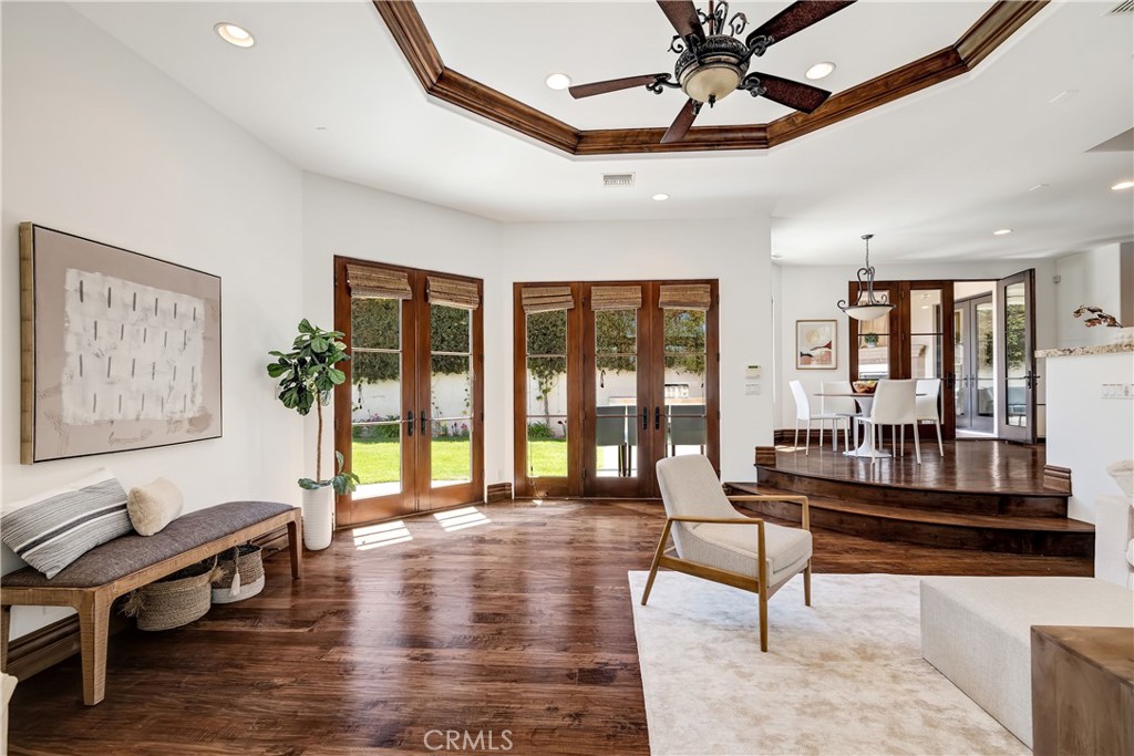 Residential Lease for rent at 718 N Poinsettia Avenue, Manhattan Beach CA featuring 6 beds and 6 baths