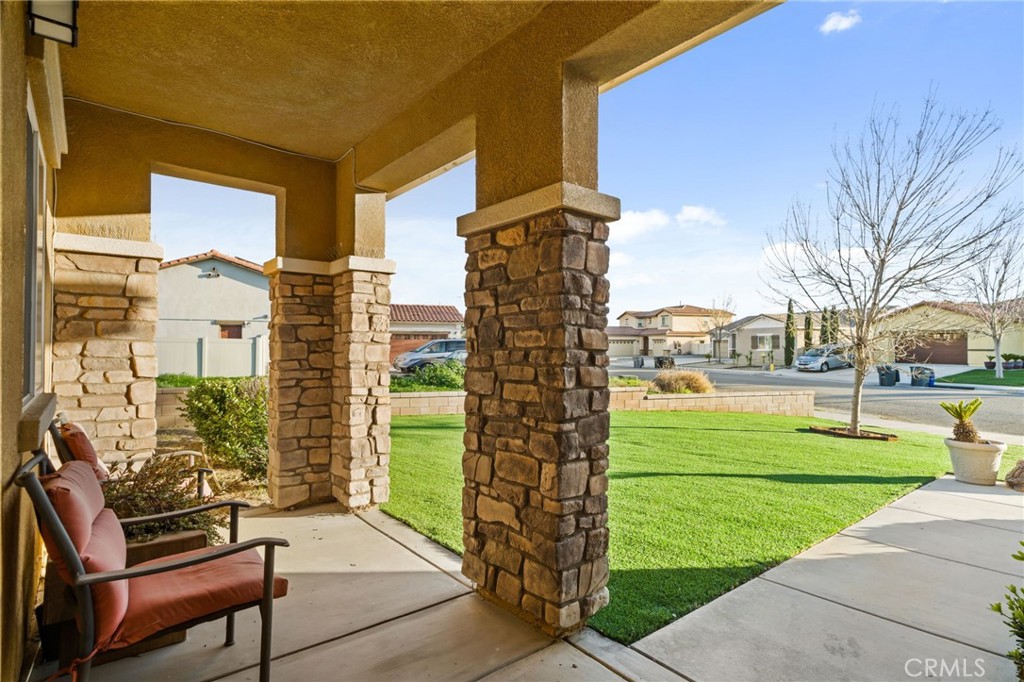 Residential for sale at 1851 Stream Pointe, San Jacinto CA featuring 3 beds and 2 baths