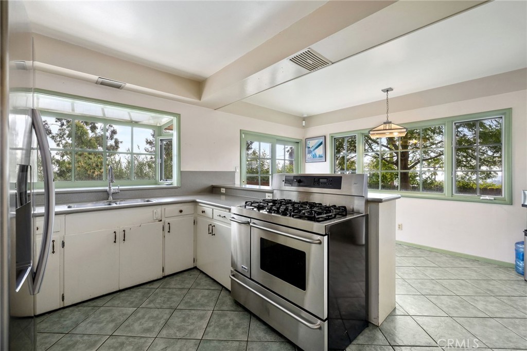 Active for sale at Pasadena, CA, Pasadena, CA CA and 3 baths