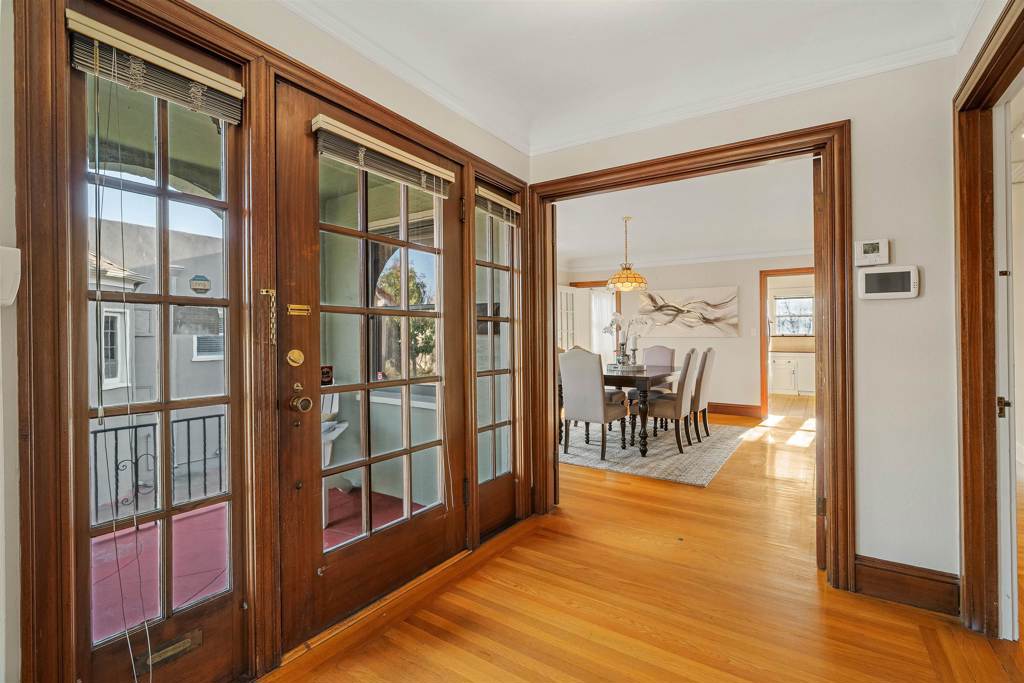 Residential for sale at 3010 Fairview Ave, Alameda CA featuring 2 beds and 1 bath