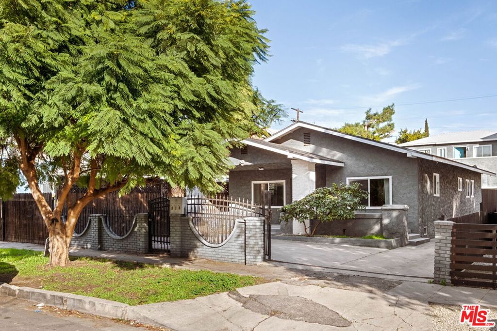 Residential Income for sale at 838 N Ridgewood Place, Los Angeles CA featuring 6 beds and 4 baths