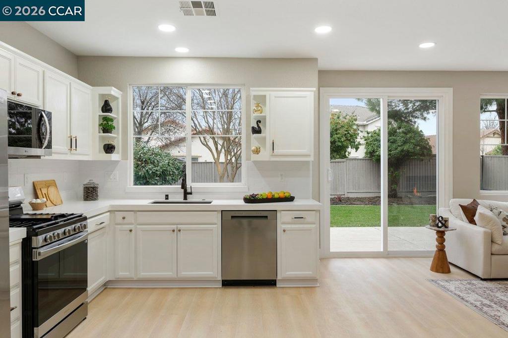 Residential for sale at 4632 Regis Dr, Tracy CA featuring 3 beds and 3 baths