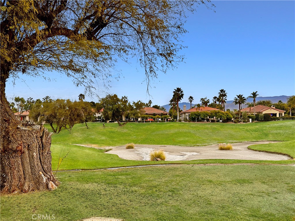 Residential Lease for rent at 18 Via Las Flores, Rancho Mirage CA featuring 3 beds and 2 baths