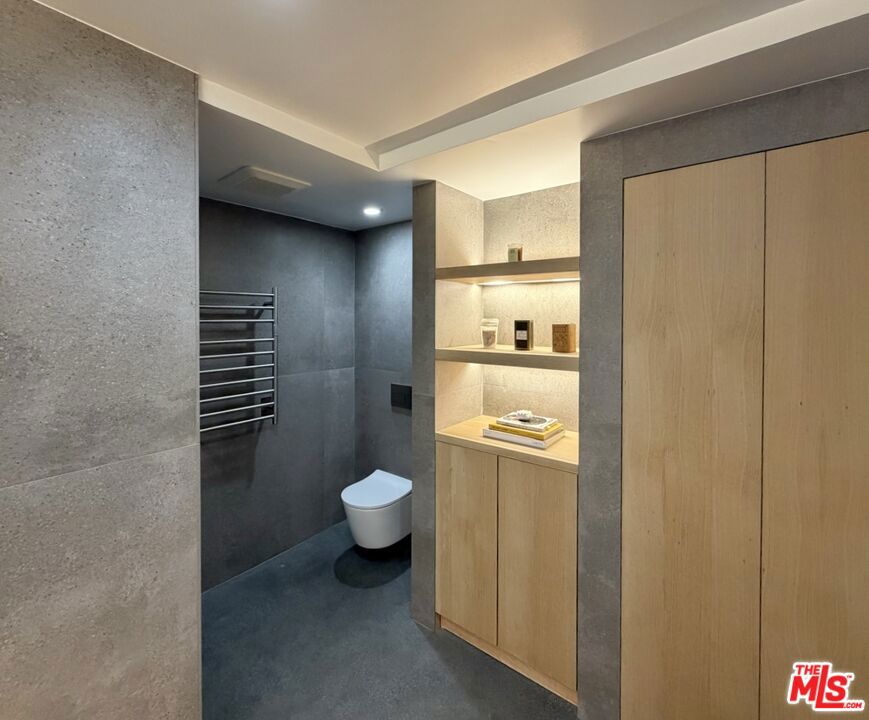 Residential Lease for rent at 640 Rome Drive, Los Angeles, Los Angeles County CA featuring 2 beds and 2 baths