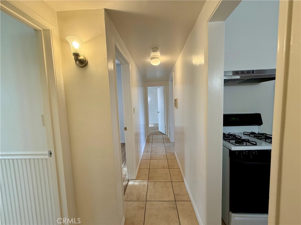 Residential Lease for rent at 11523 Bradson Place 2, Culver City CA featuring 2 beds and 1 bath