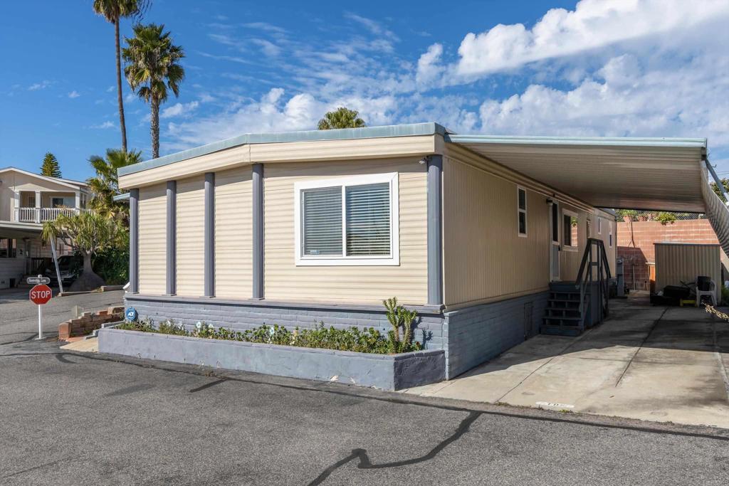 Manufactured In Park for sale at 101 Havenview Lane 101, Oceanside CA featuring 2 beds and 2 baths