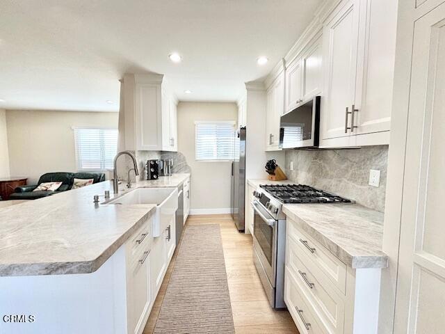 Residential Lease for rent at 3725 Sunset Lane, Oxnard CA featuring 3 beds and 2 baths