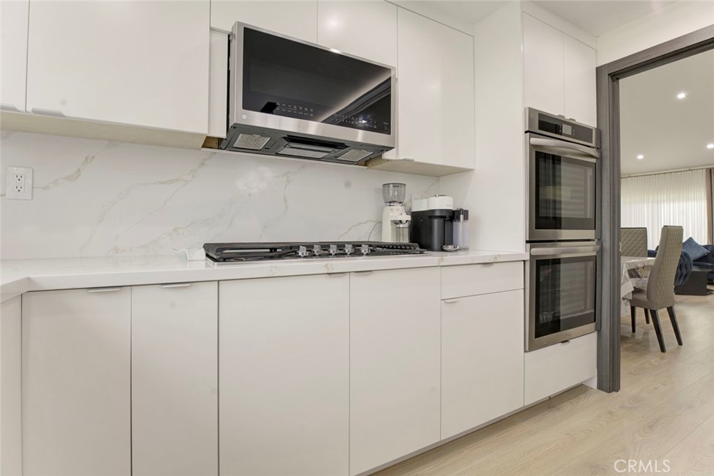 Residential for sale at 28030 Kenton, Saugus CA featuring 5 beds and 3 baths