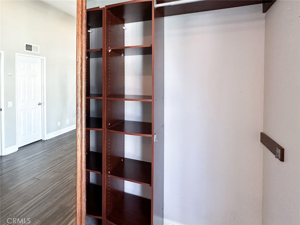 Residential Lease for rent at 37 Abbeywood, Aliso Viejo CA featuring 2 beds and 2 baths