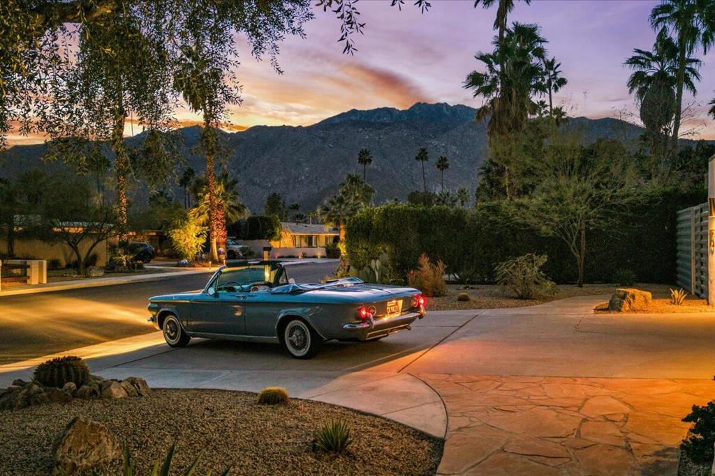 Residential for sale at 1538 E Verbena Drive, Palm Springs CA featuring 3 beds and 2 baths