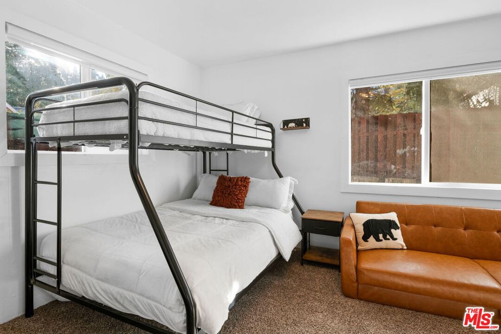 Residential Lease for rent at 993 Cameron Drive, Big Bear CA featuring 2 beds and 1 bath