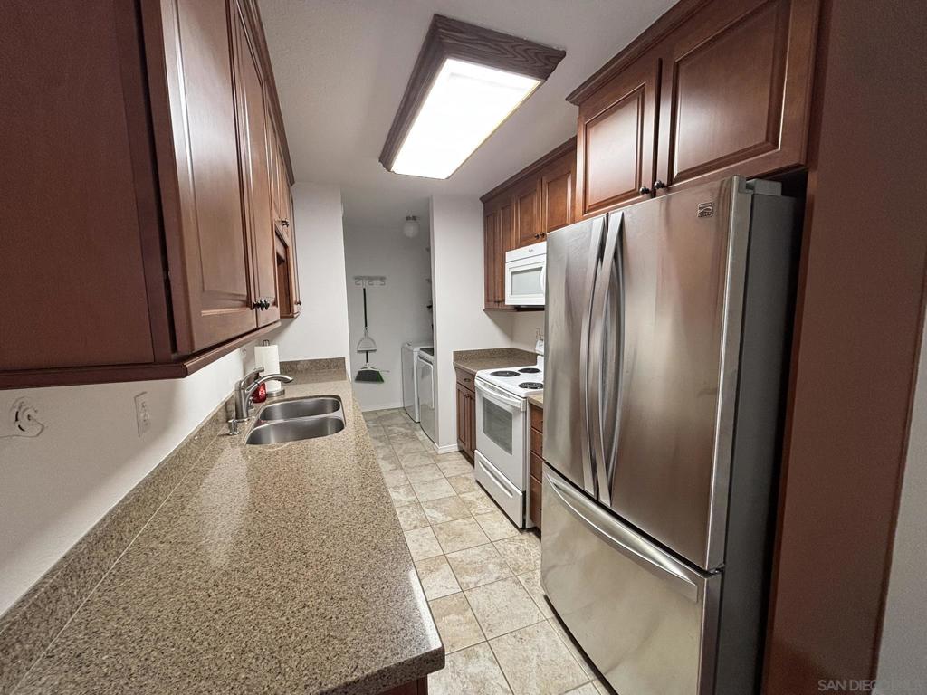 Residential for sale at 10454 Caminito Sulmona, San Diego CA featuring 3 beds and 2 baths