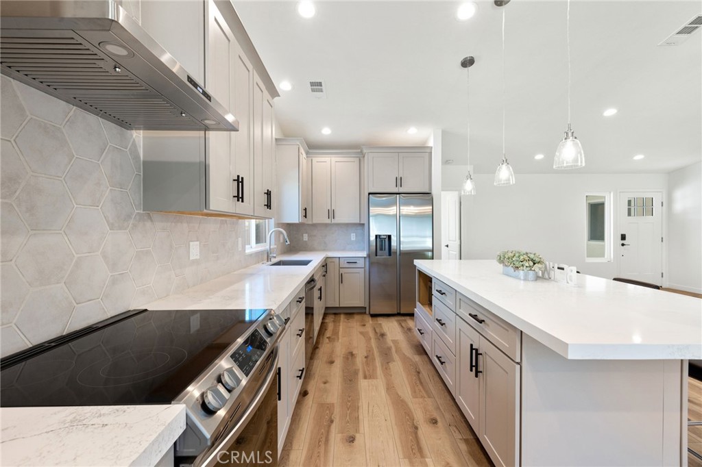 Residential Lease for rent at 53475 Avenida Bermudas, La Quinta CA featuring 3 beds and 2 baths